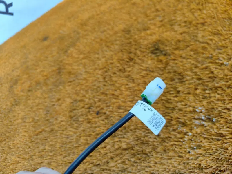 Кнопка открывания багажника