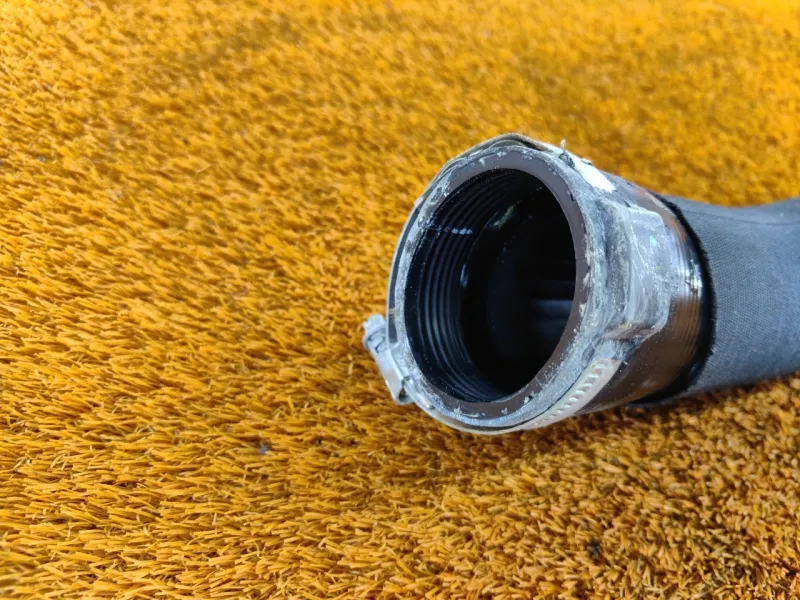 Патрубок интеркулера