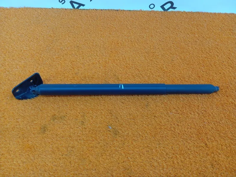 Амортизатор багажника