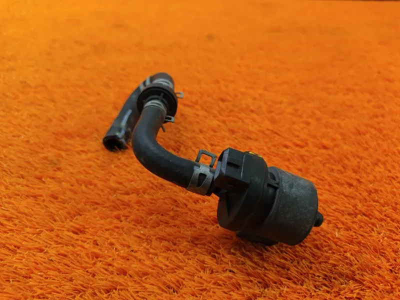 Клапан вентиляции топливного бака