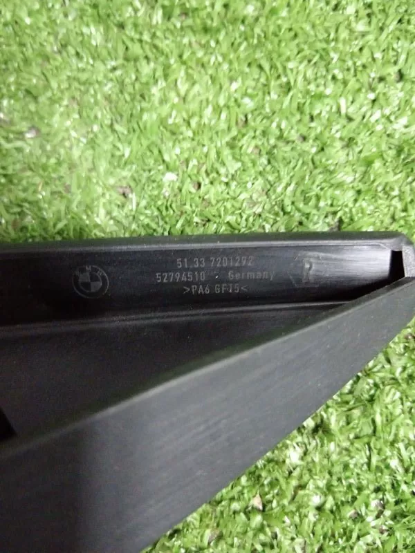 Защитная планка салона