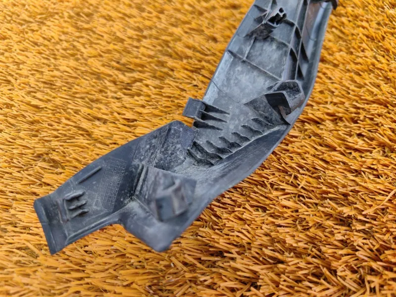 Уголок жабо