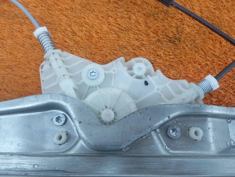 Стеклоподъемник