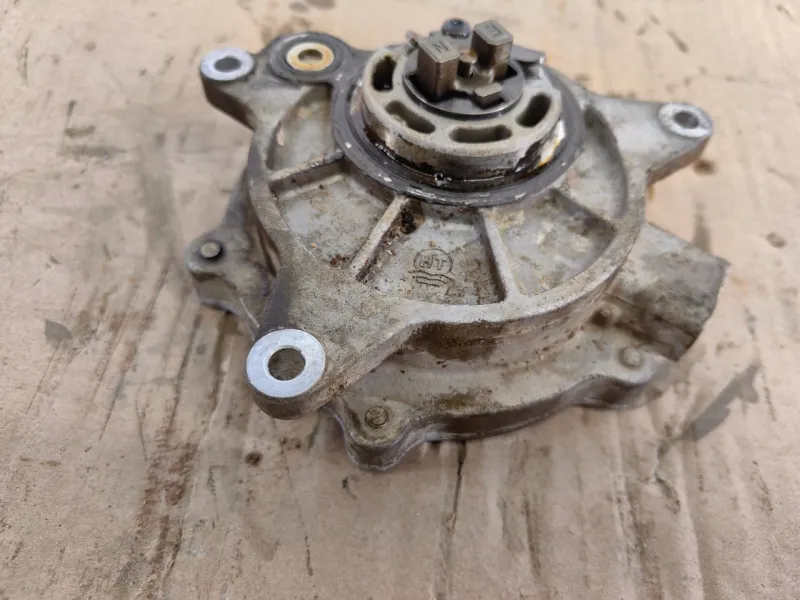 Насос вакуумный