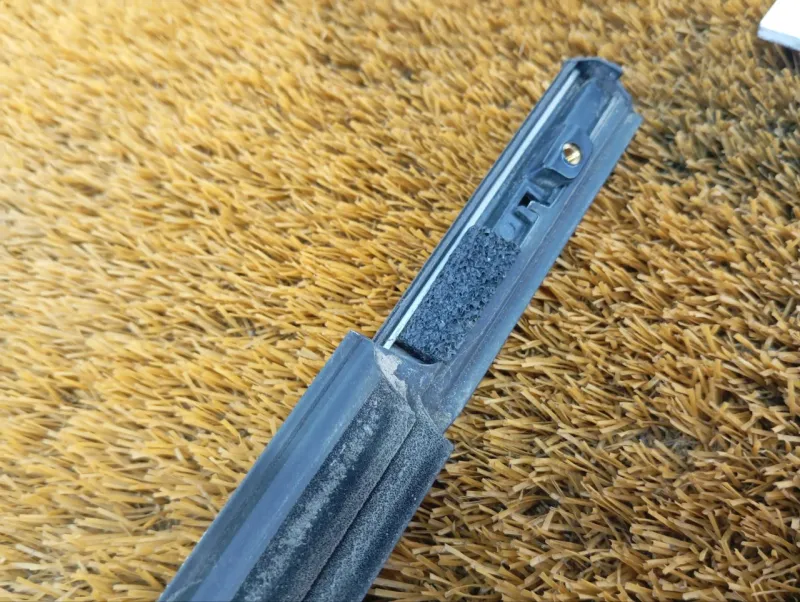 Молдинг стекла