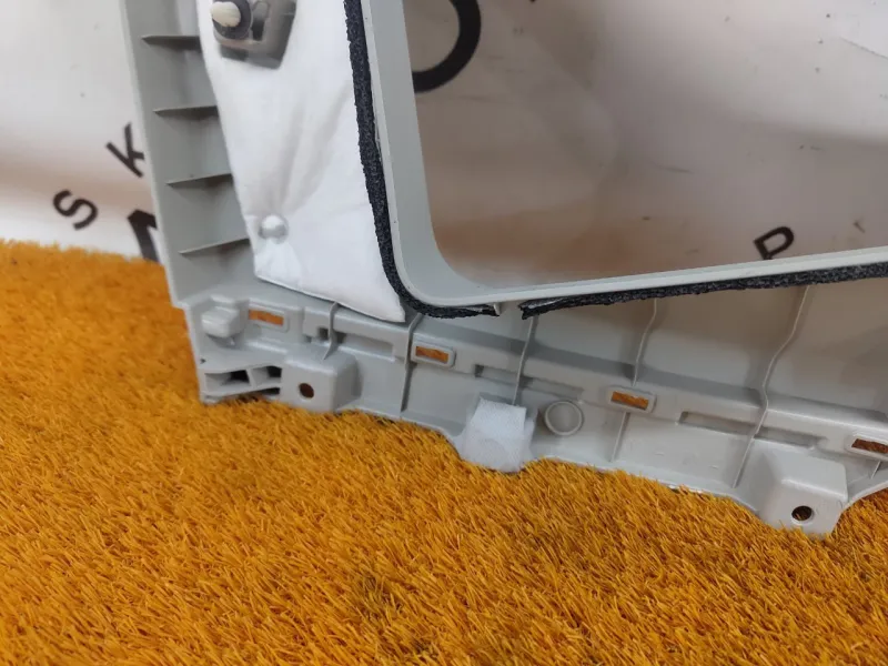 Накладка на стойку кузова