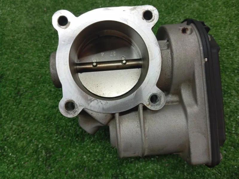 Дроссельная заслонка