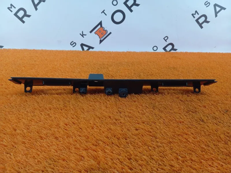 Накладка крышки багажника