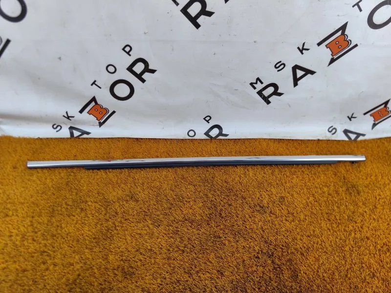 Уплотнитель стекла двери