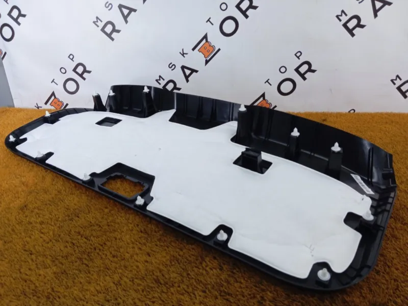 Обшивка двери багажника