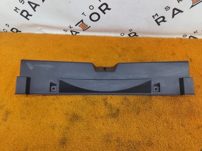 Накладка замка багажника