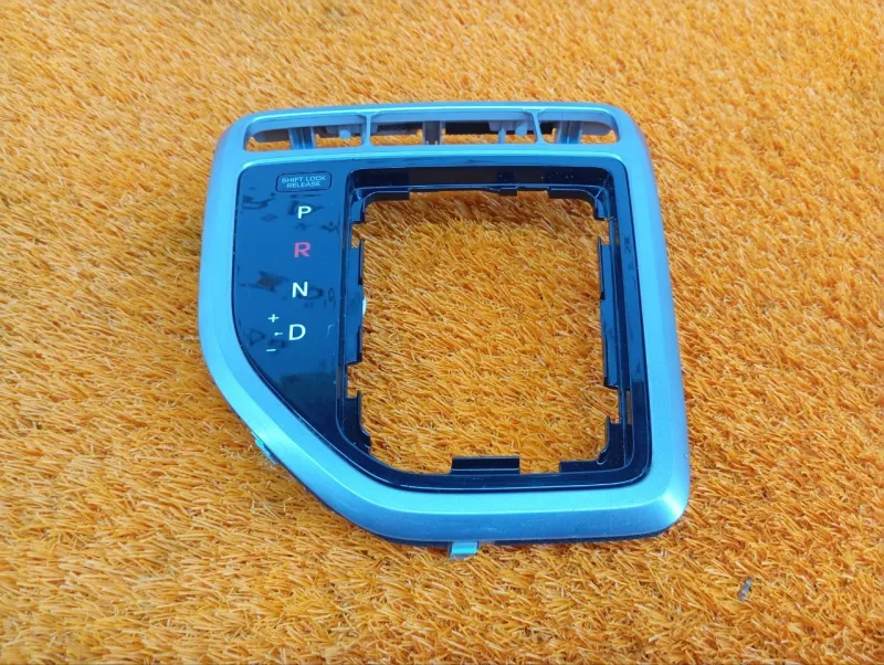 Накладка кулисы КПП