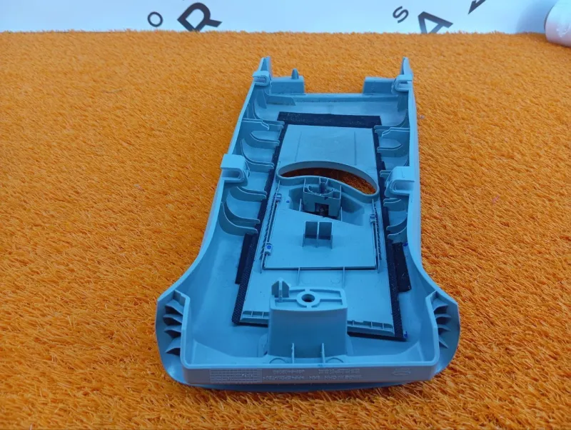 Обшивка центральной стойки