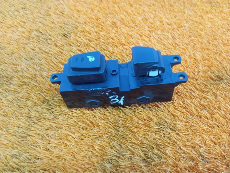 Кнопка стеклоподъемника