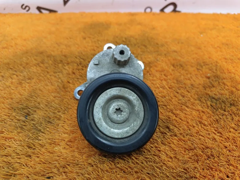 Натяжитель приводного ремня