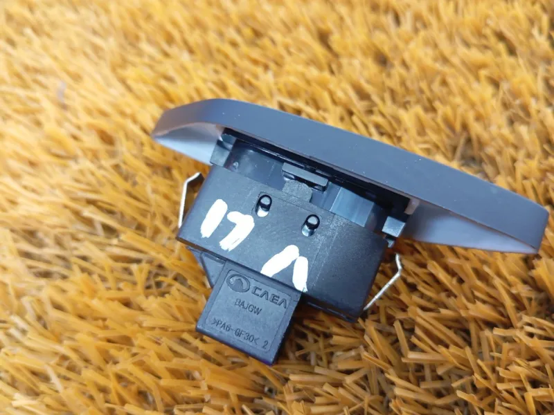 Кнопка центрального замка