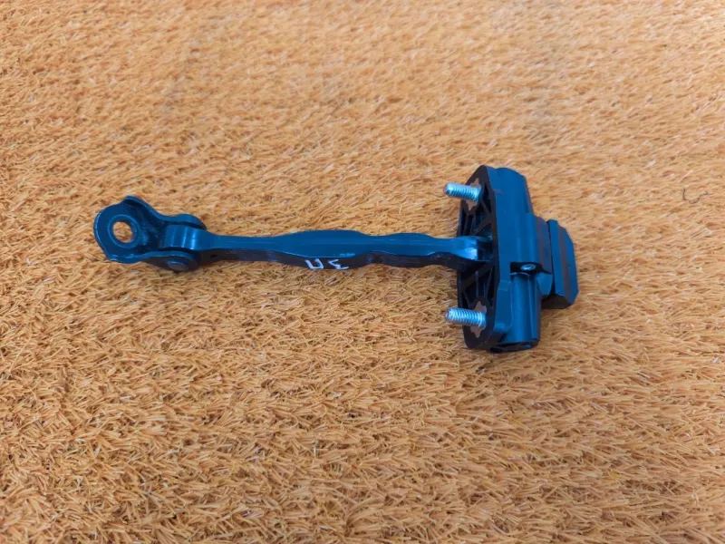 Ограничитель двери