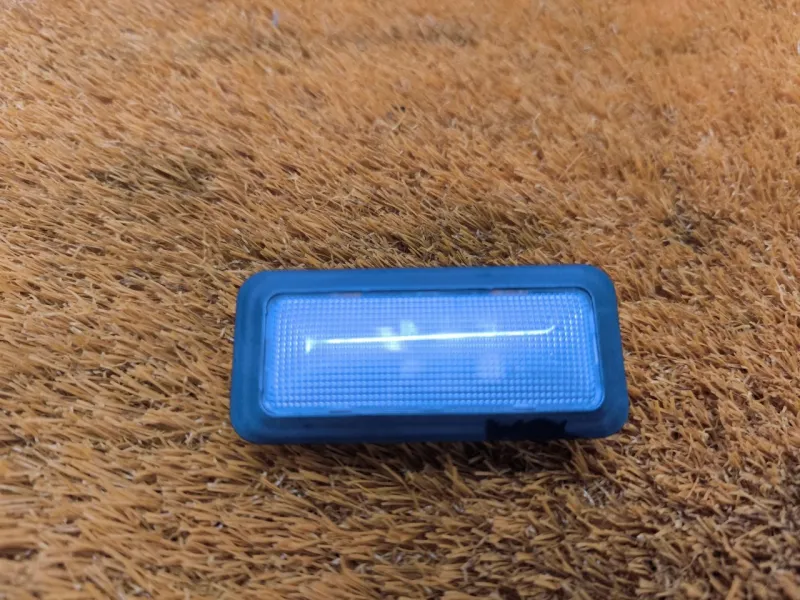 Плафон подсветки багажника