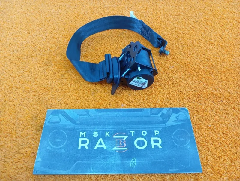 Ремень безопасности