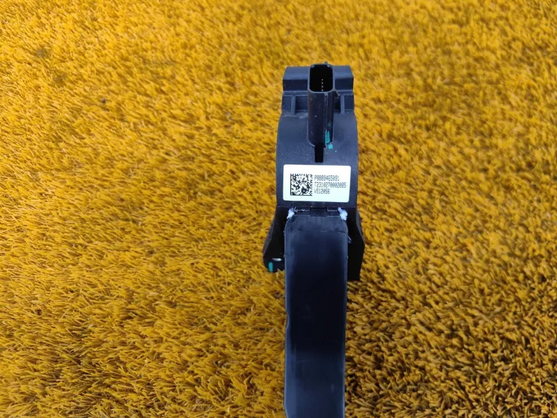 Педаль газа