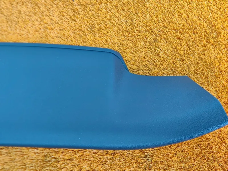 Обшивка двери багажника