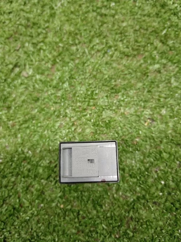 Кнопка стеклоподъемника