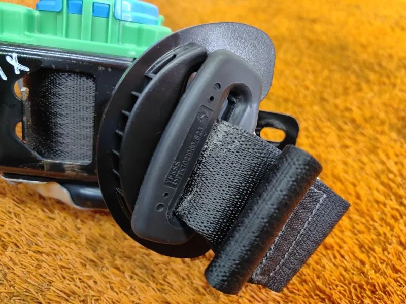 Ремень безопасности