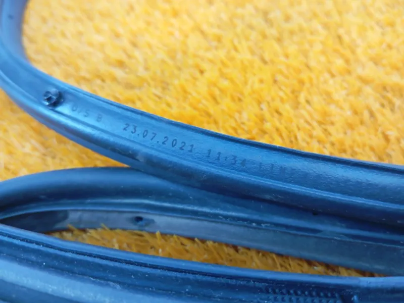 Уплотнитель двери