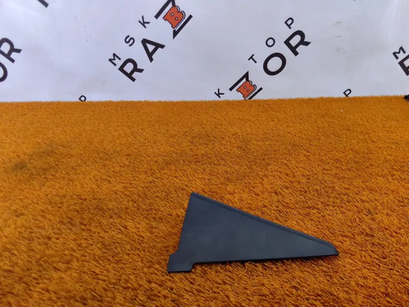 Уголок двери