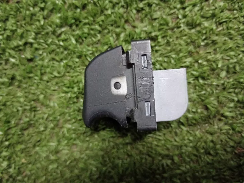 Кнопка стеклоподъемника