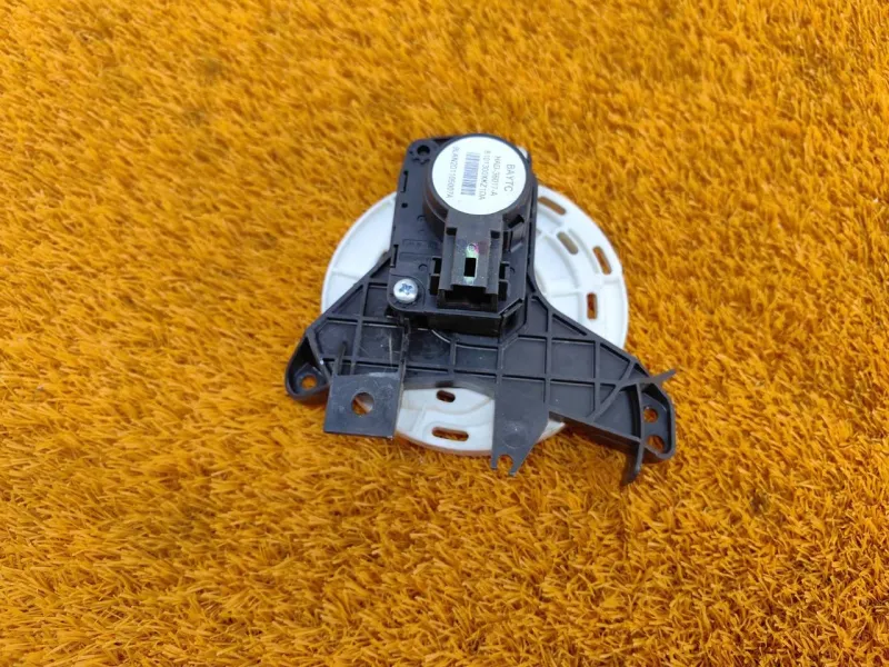 Моторчик заслонки печки