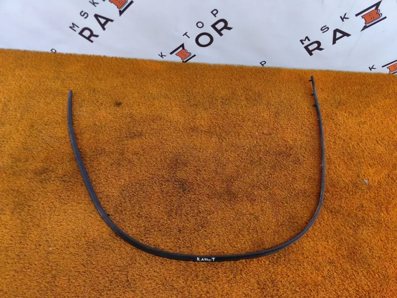 Уплотнитель капота Changan UNI-V 2023 C281F2704030100