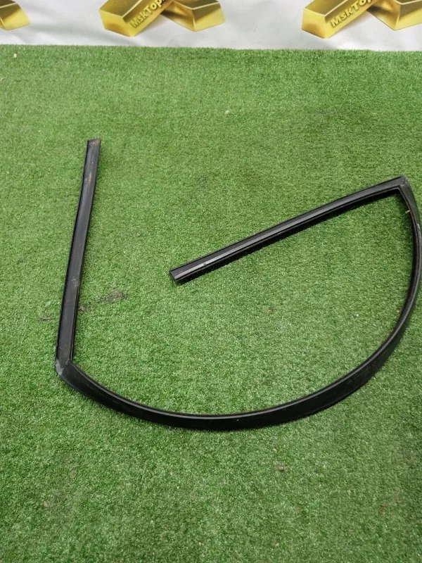 Уплотнитель стекла двери