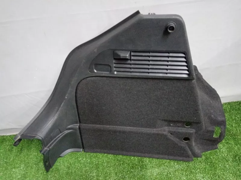 Обшивка багажника