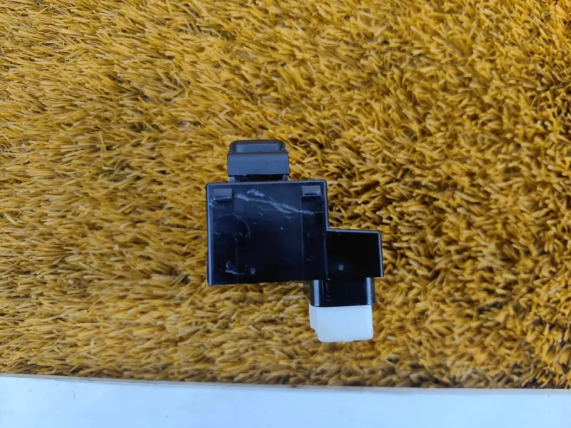 Кнопка стеклоподъемника