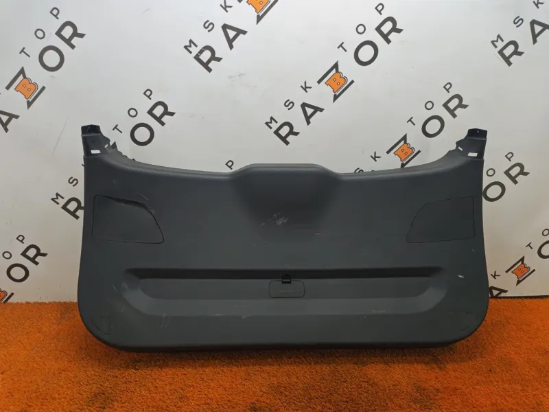 Обшивка двери багажника