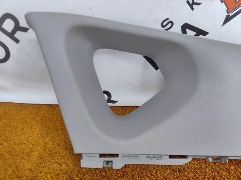 Накладка на стойку кузова