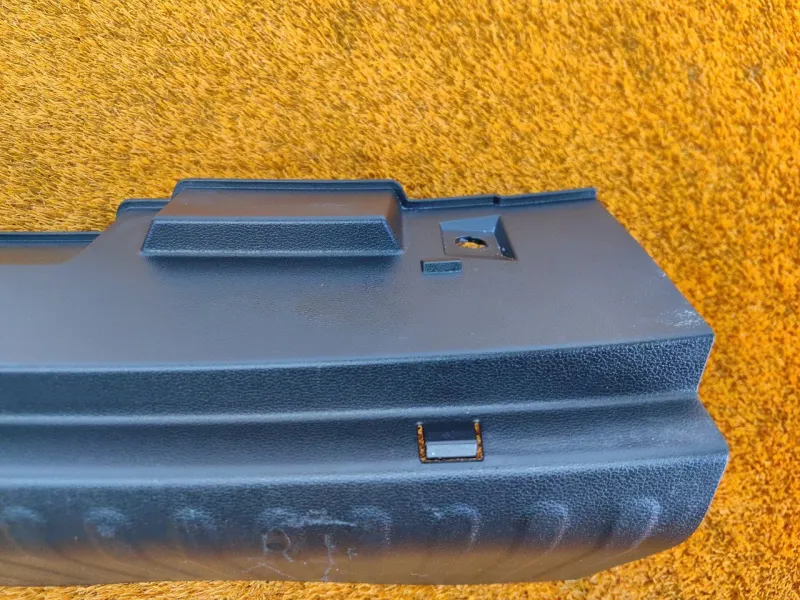 Накладка замка багажника