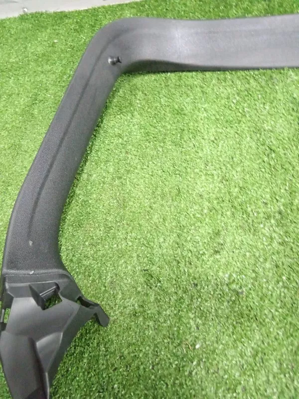 Обшивка двери багажника