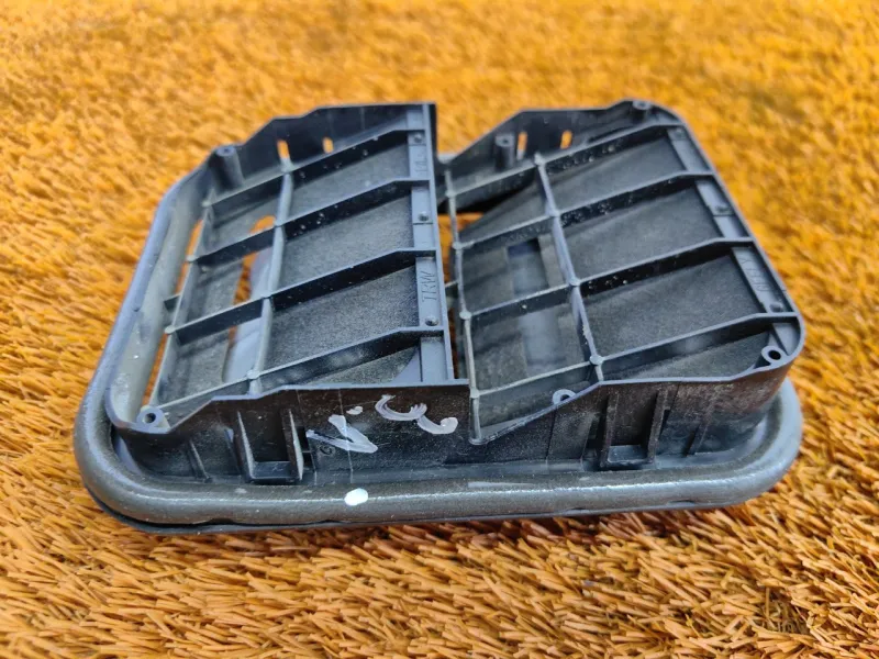 Решетка вентиляционная