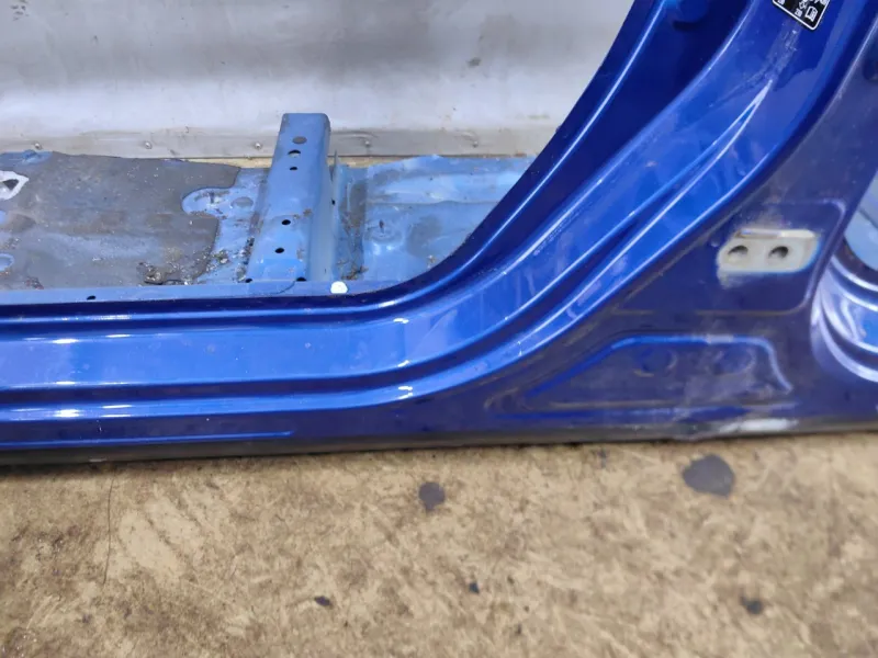 Порог с центральной стойкой