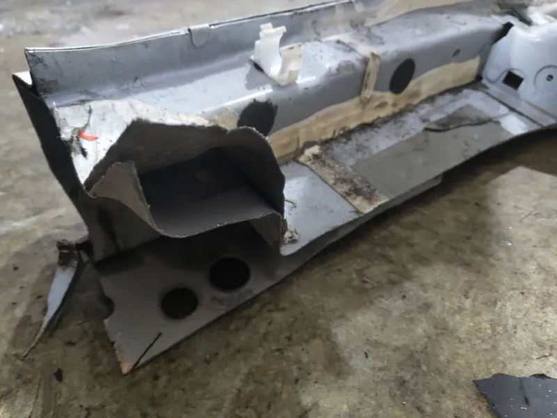 Порог с центральной стойкой