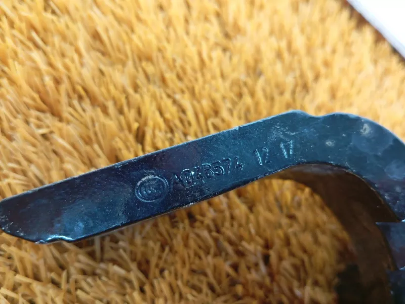 Петля двери