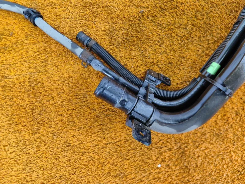 Горловина топливного бака