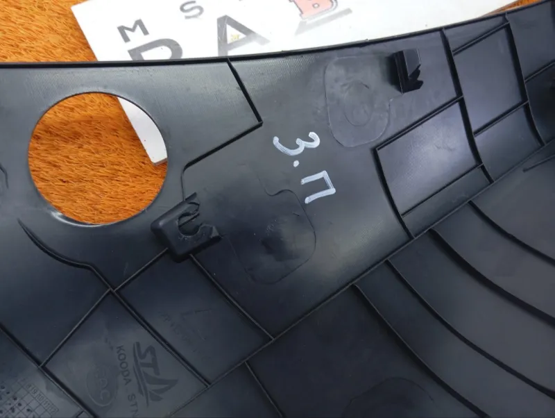 Накладка на стойку кузова