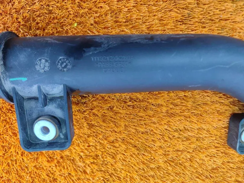 Патрубок интеркулера