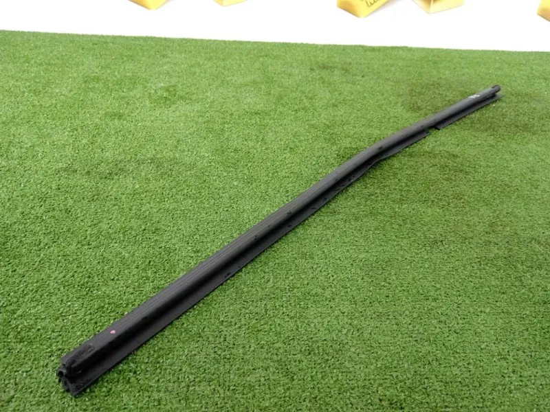 Уплотнитель стекла двери