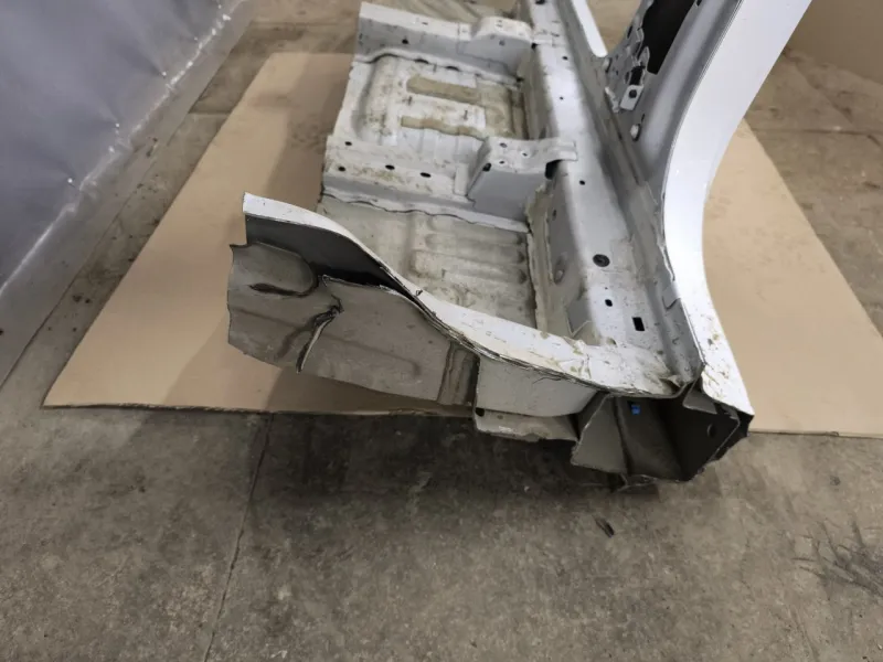 Порог с центральной стойкой