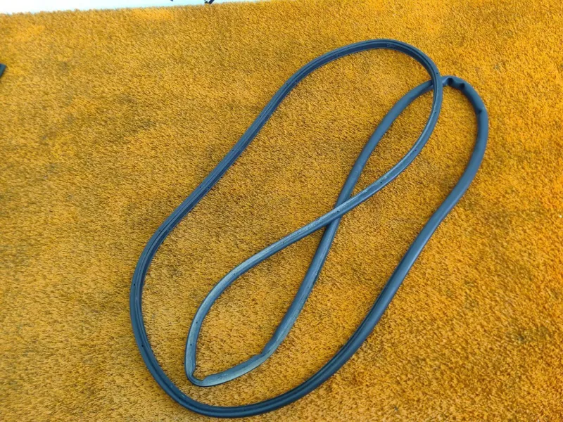 Уплотнитель двери