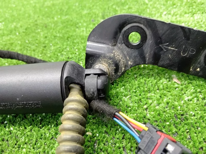 Привод крышки багажника